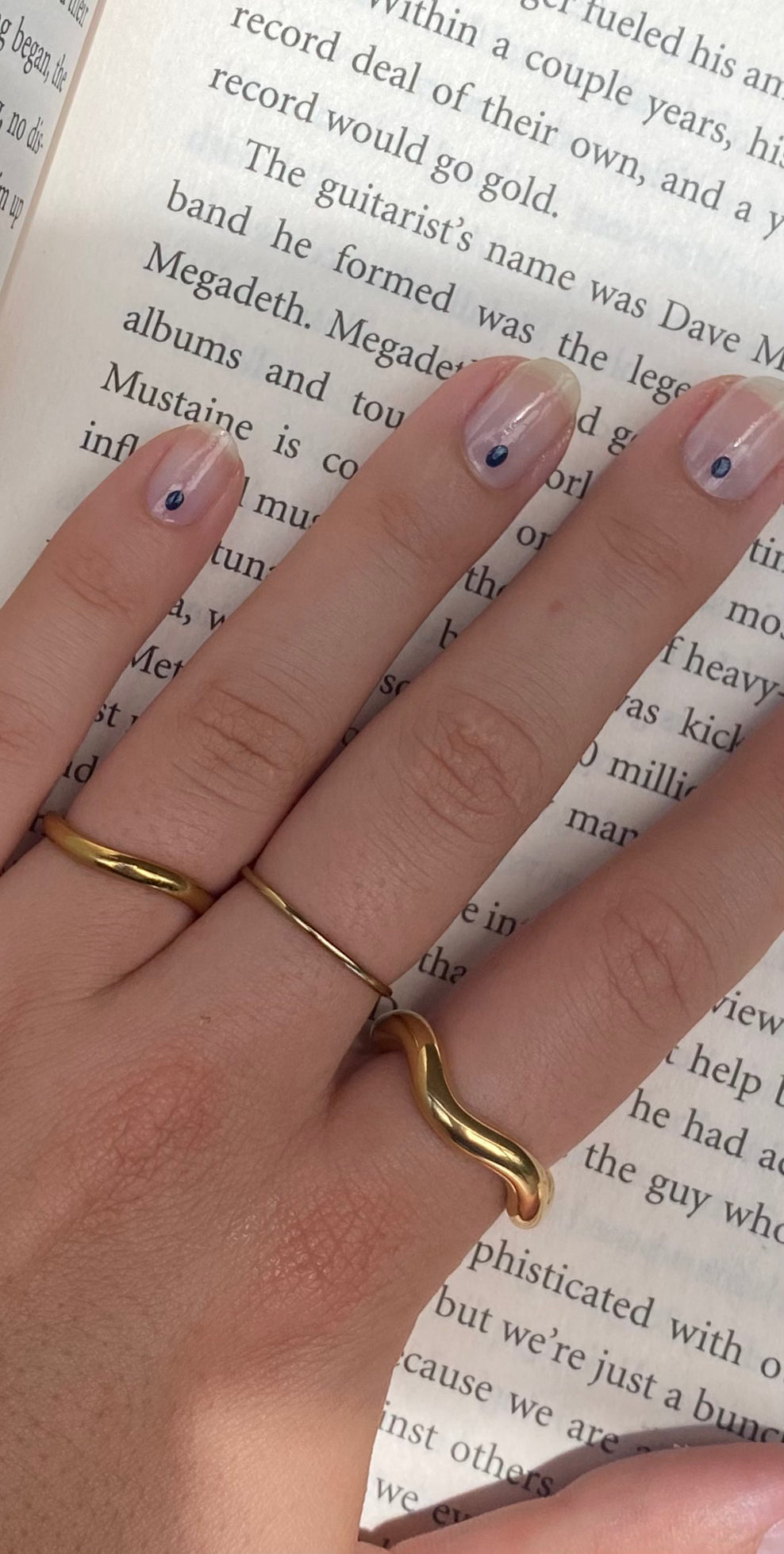 CHUNKY WAVY RING
