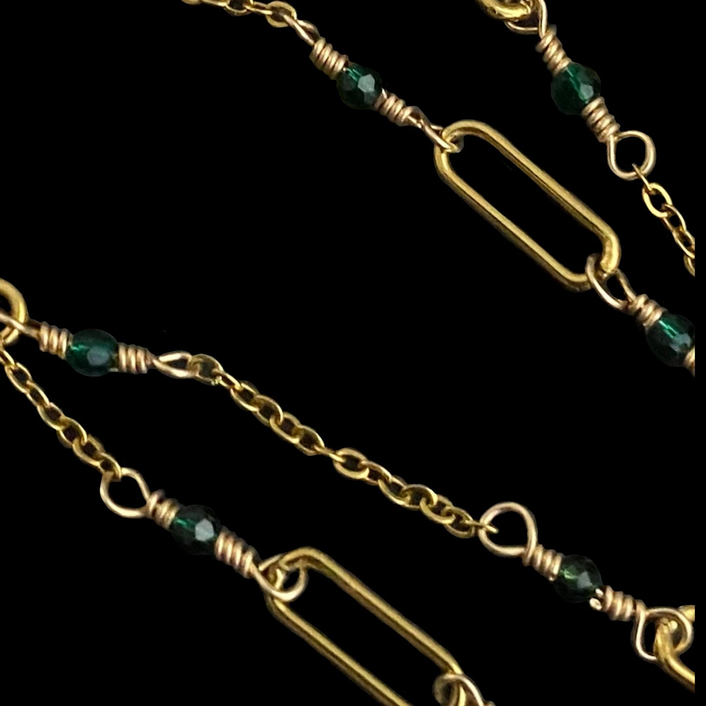 VELA NECKLACE - EMERALD