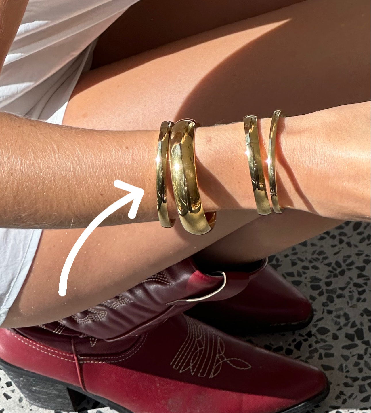 MEDIUM BANGLE