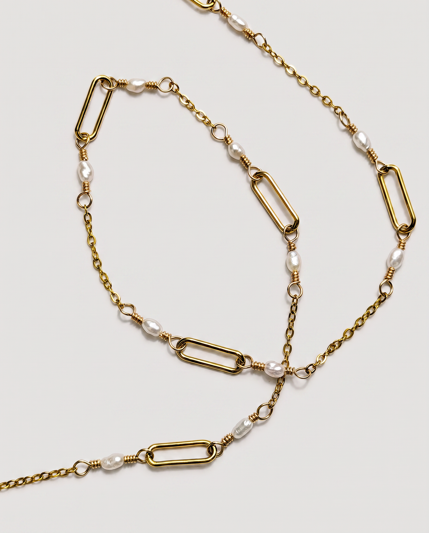 VELA NECKLACE  -  FRESHWATER PEARL