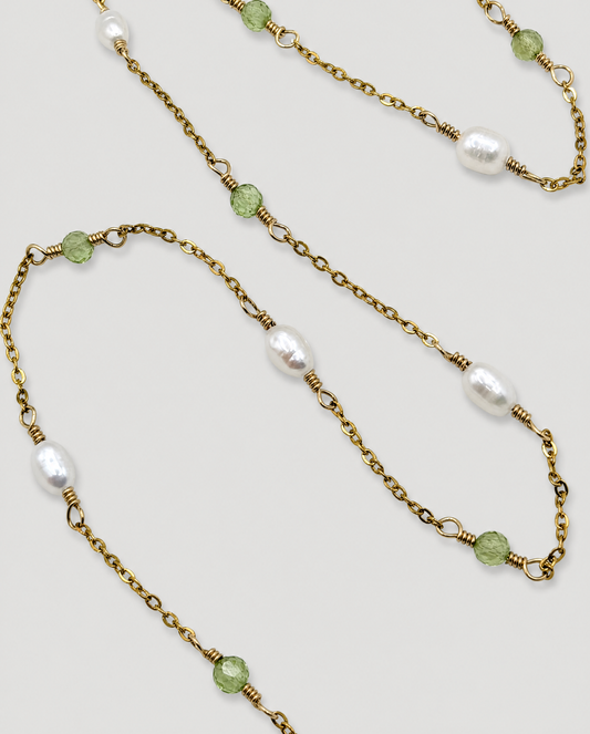 CASSIOPEIA NECKLACE -  PEARL & PERIDOT