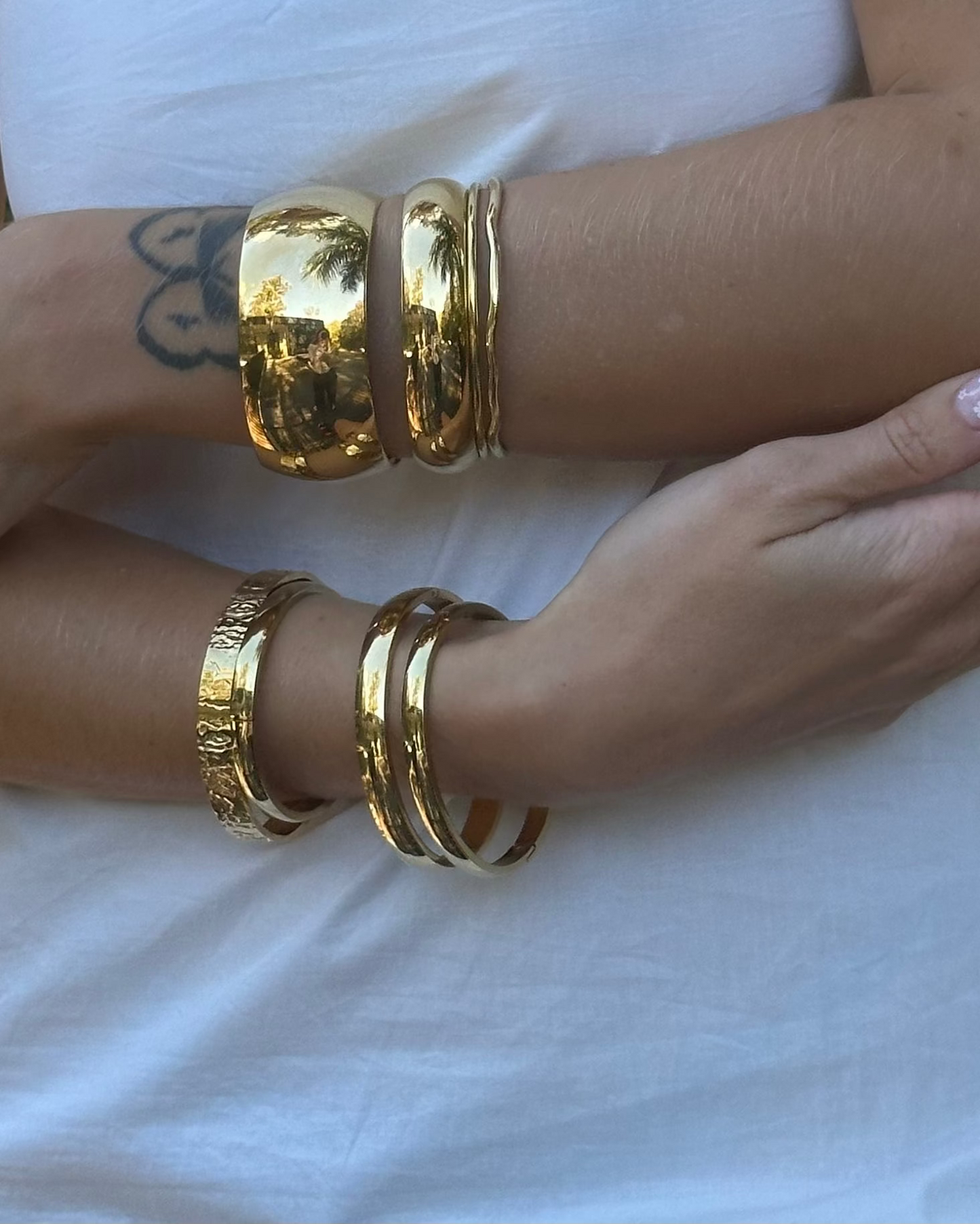 TEXTURED OPEN BANGLE
