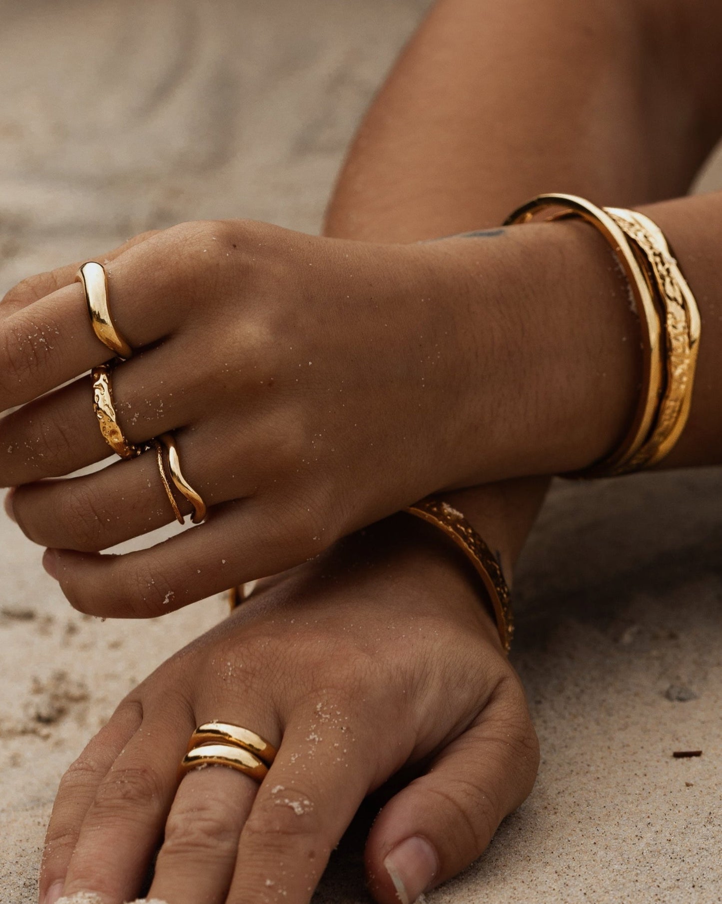 HAMMER TEXTURED RING