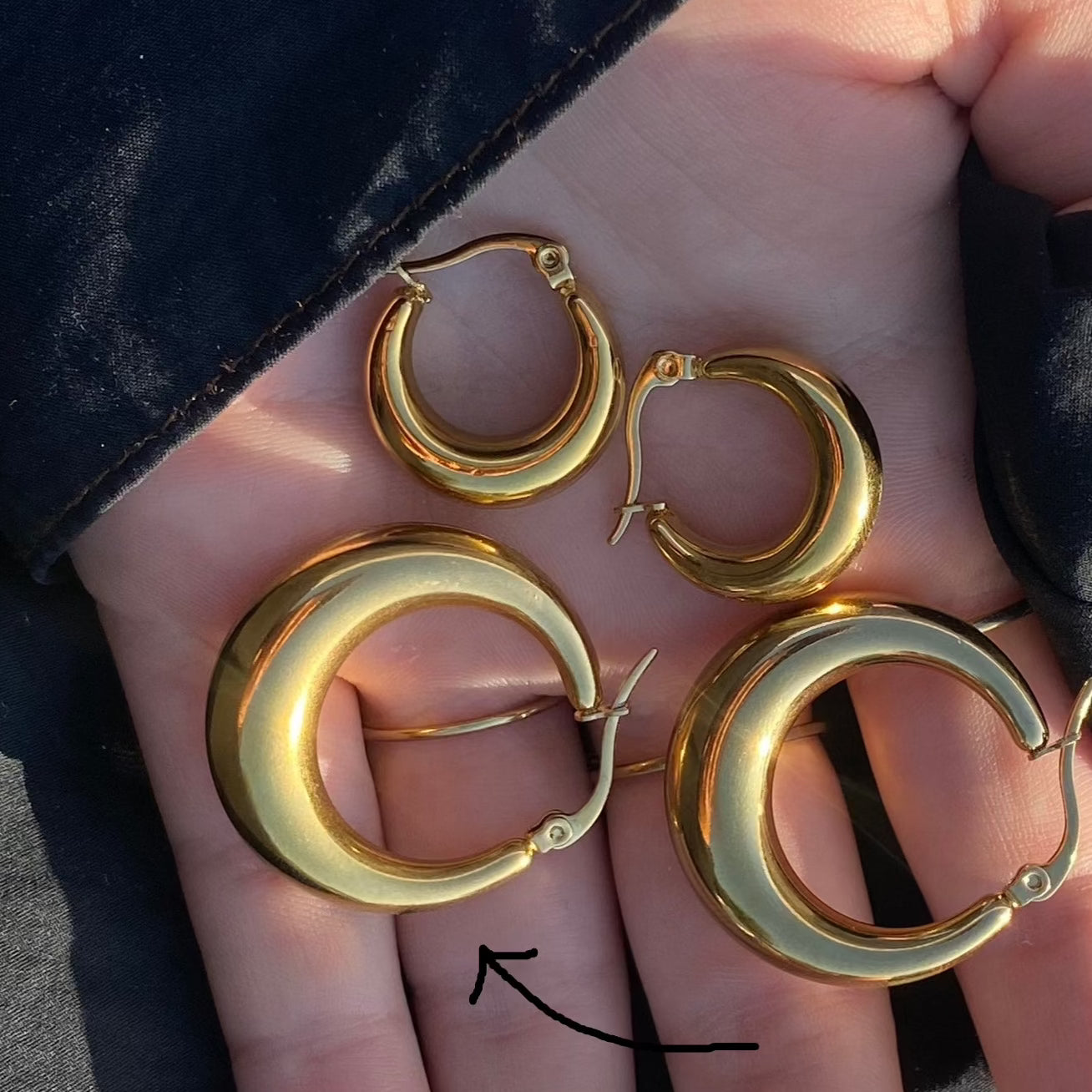 STATEMENT GOLD HOOP EARRINGS