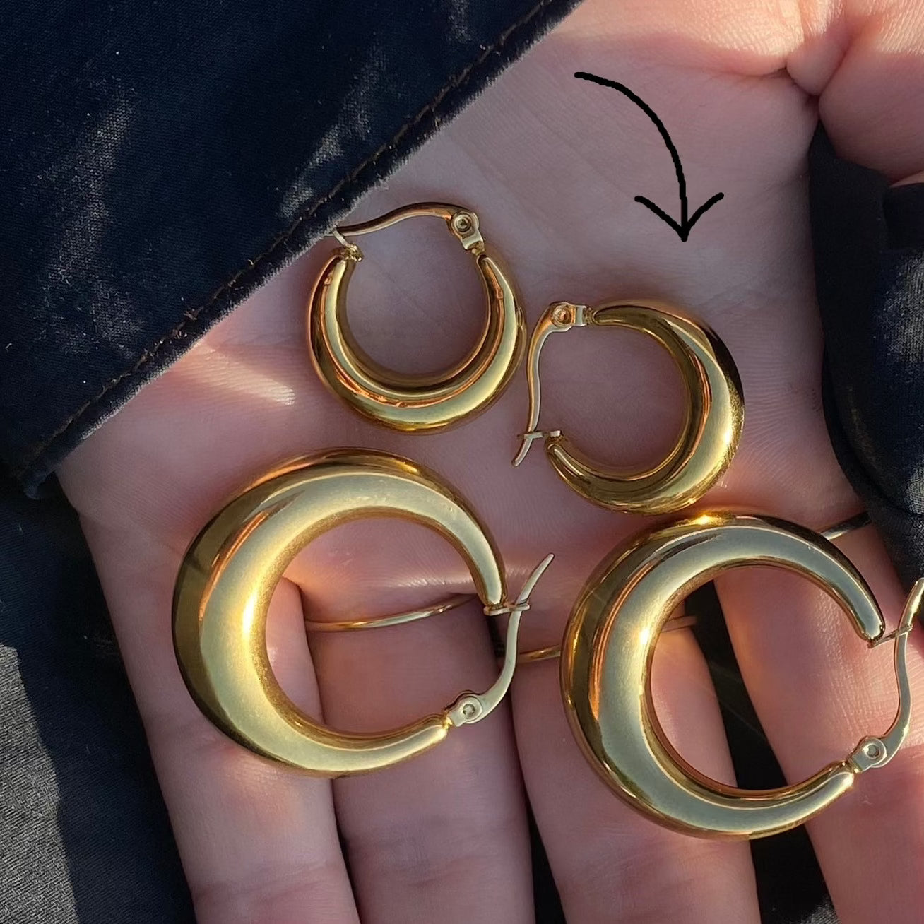 SMALL CHUNKY HOOP EARRINGS