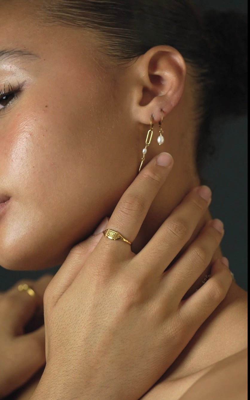 GEOMETRIC RING