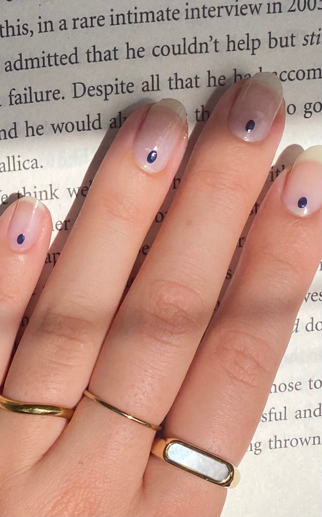 WHITE SHELL RING