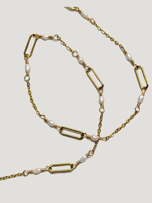VELA NECKLACE  -  FRESHWATER PEARL