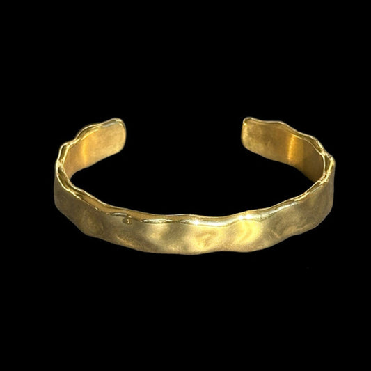 RIPPLED ASYMMETRICAL OPEN BANGLE