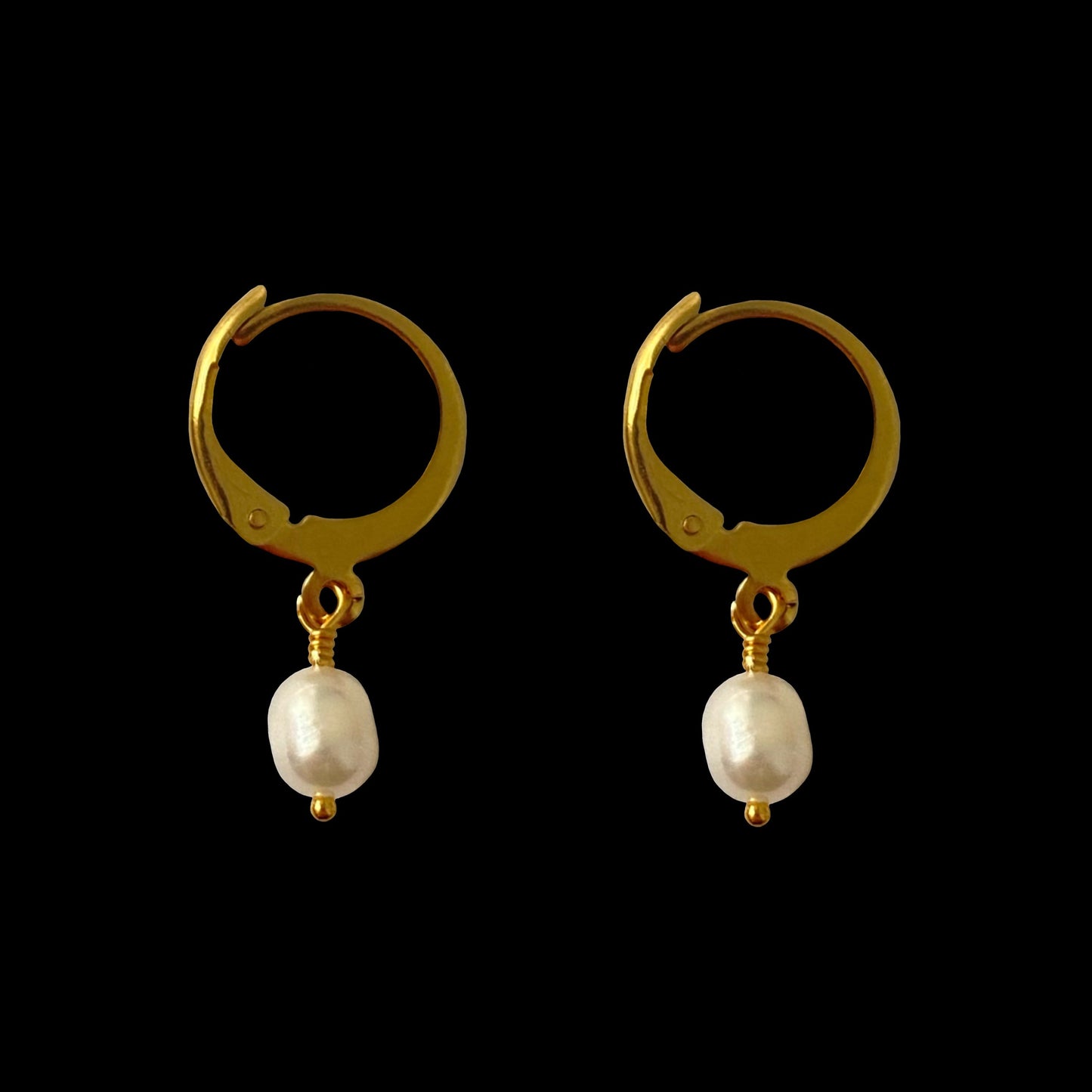 CLASSIC FRESHWATER PEARL EARRINGS - SMALL