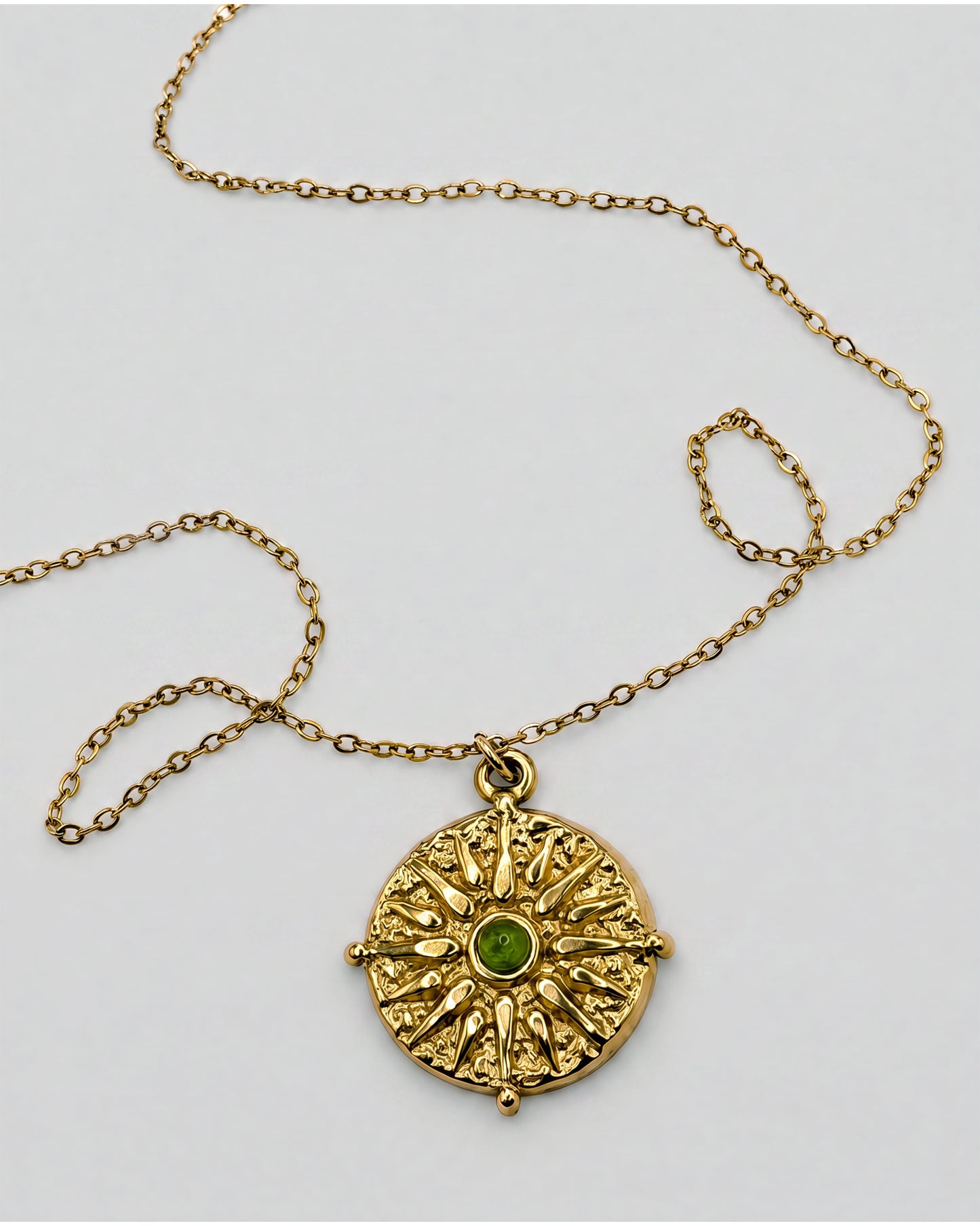 SUN PENDANT NECKLACE - JADE