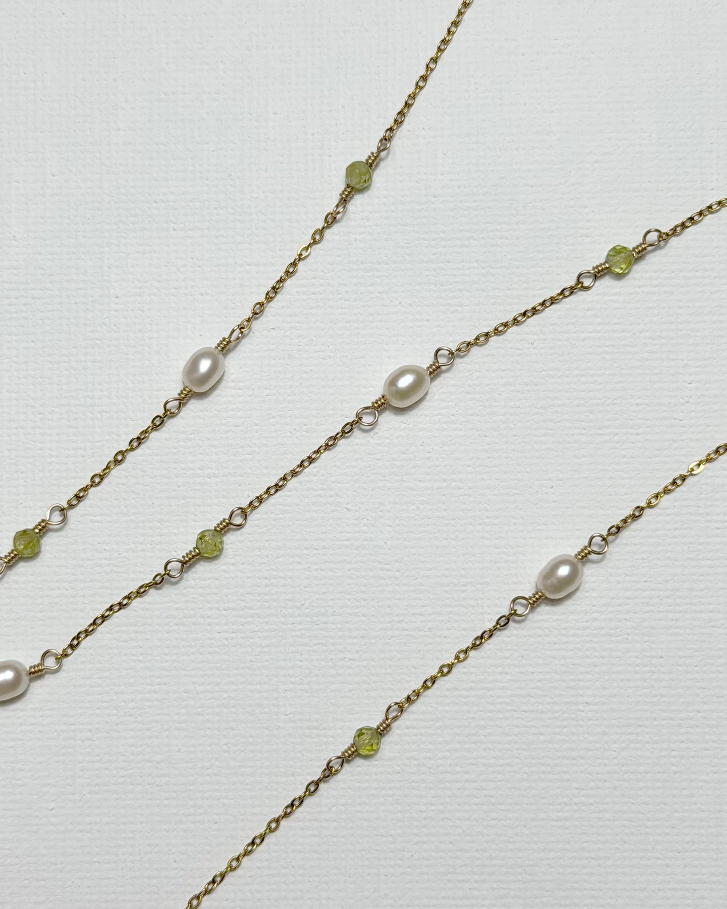 CASSIOPEIA NECKLACE -  PEARL & PERIDOT