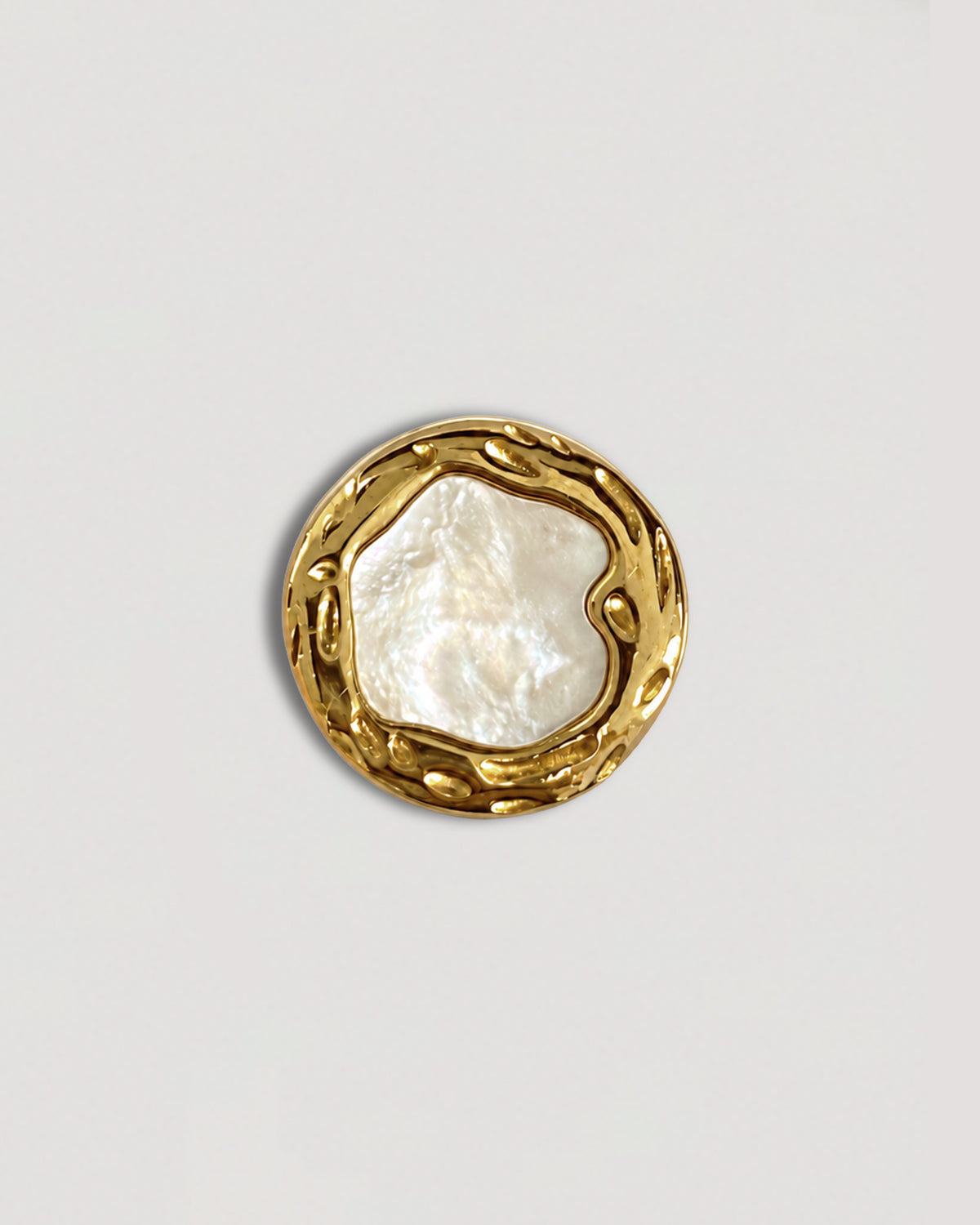 MOTHER OF PEARL SIGNET RING
