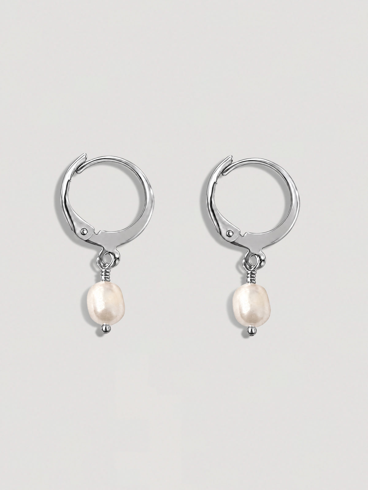 CLASSIC FRESHWATER PEARL SILVER EARRINGS - SMALL