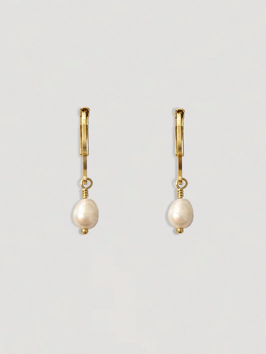 CLASSIC FRESHWATER PEARL EARRINGS - SMALL