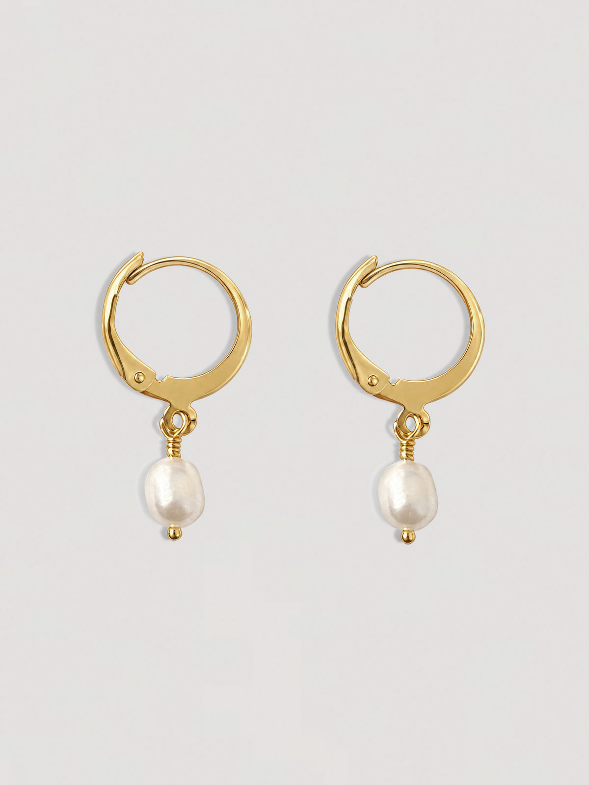CLASSIC FRESHWATER PEARL EARRINGS - SMALL