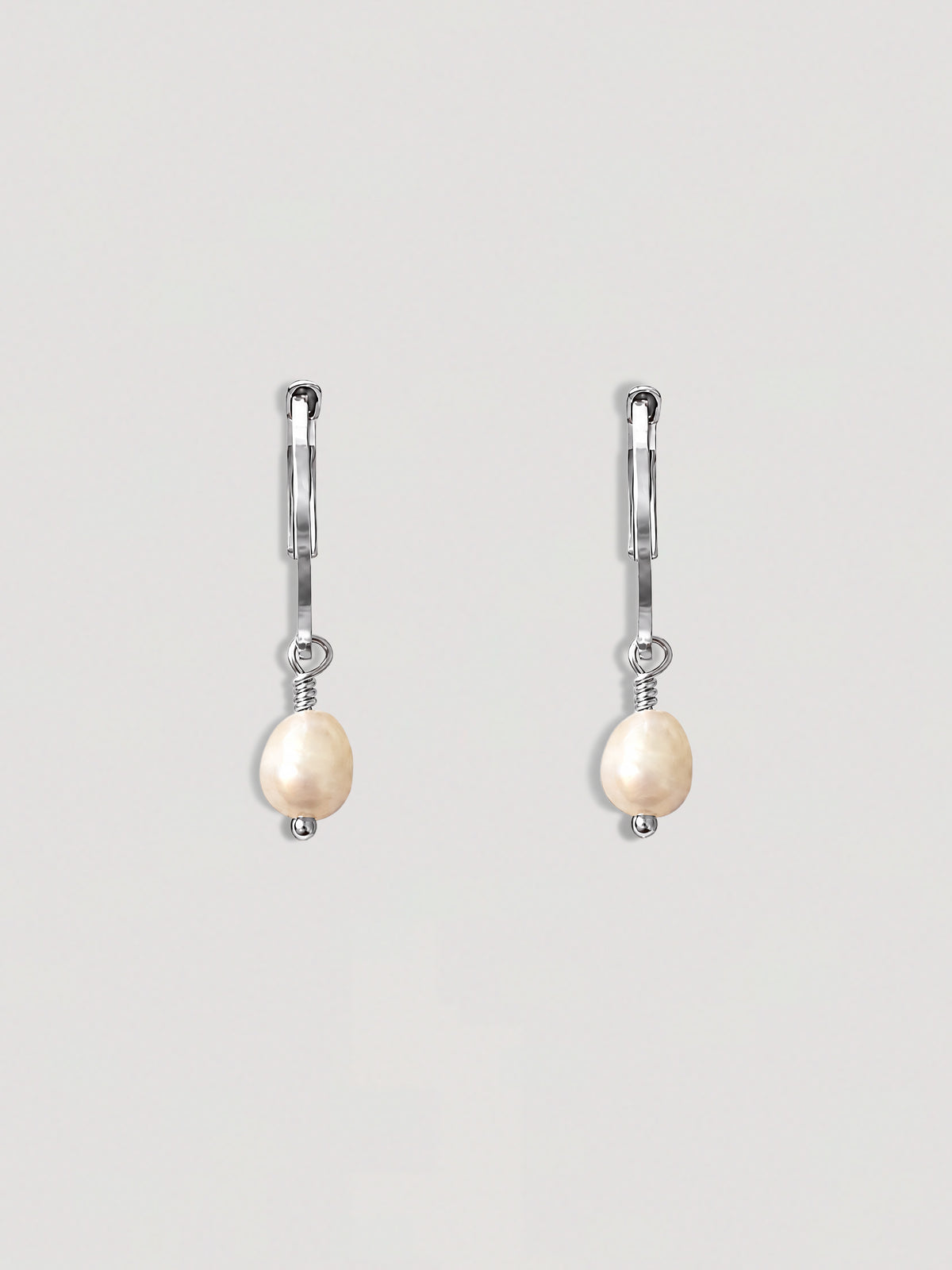 CLASSIC FRESHWATER PEARL SILVER EARRINGS - SMALL