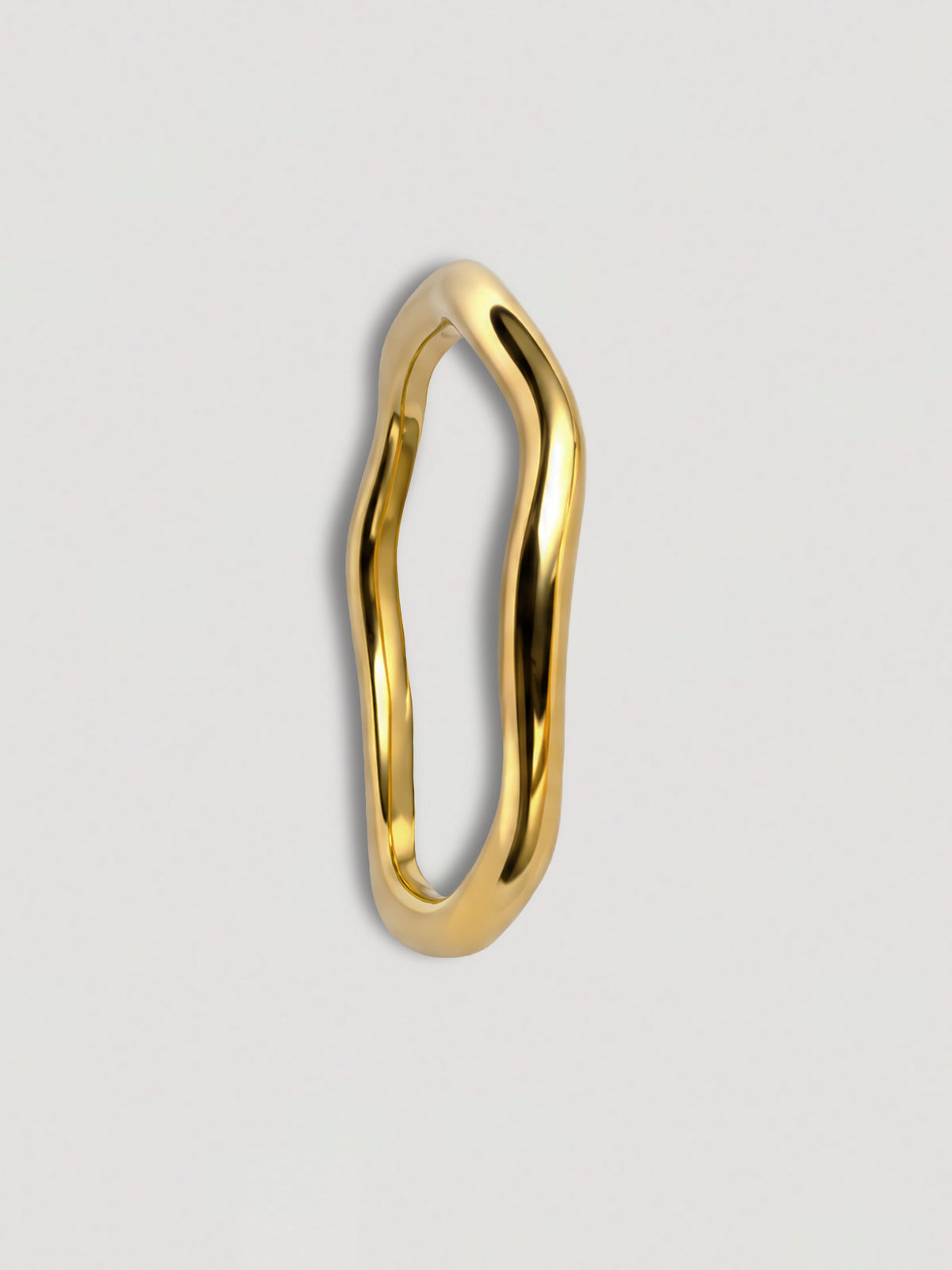 THIN WAVY GOLD RING