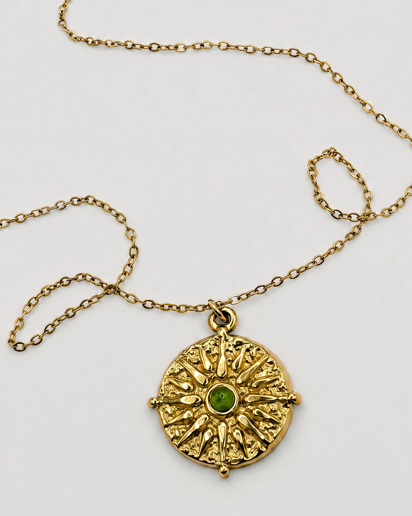 SUN PENDANT NECKLACE - JADE