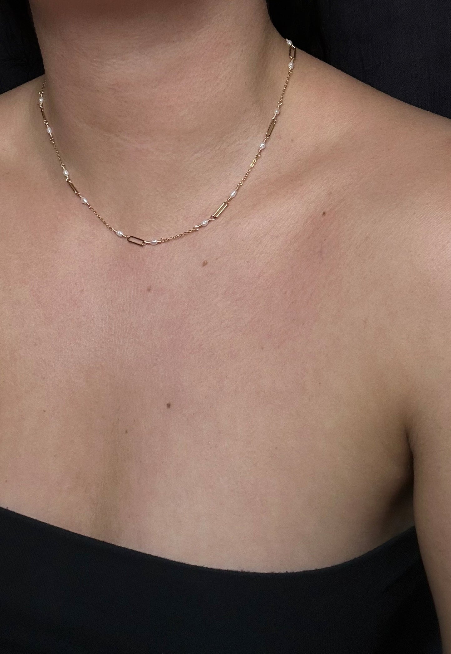 VELA NECKLACE  -  FRESHWATER PEARL