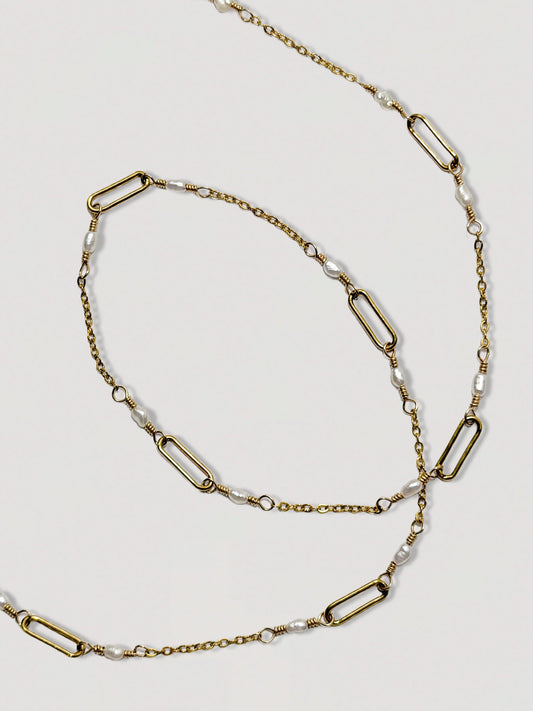 VELA NECKLACE  -  FRESHWATER PEARL